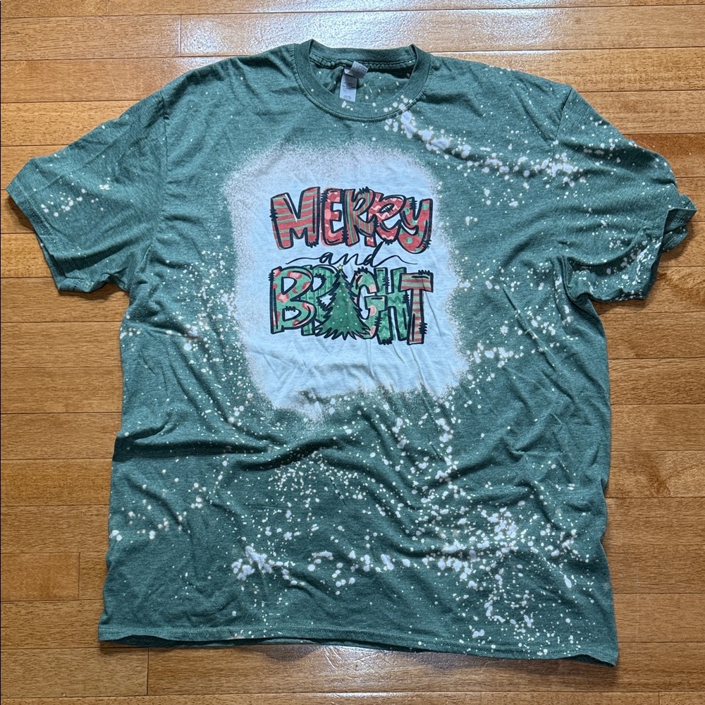 Women’s 2XL Green 'Merry and Bright' Bleach Dyed T-Shirt EUC